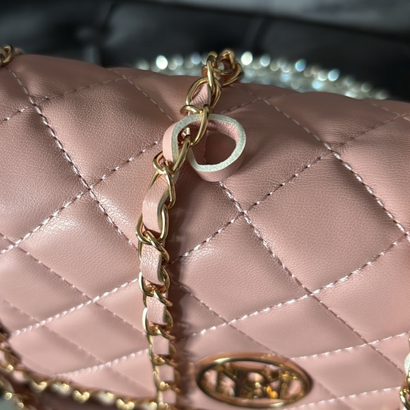 Badgley Mischka crossbody in vegan leather NWT - Picture 7 of 9